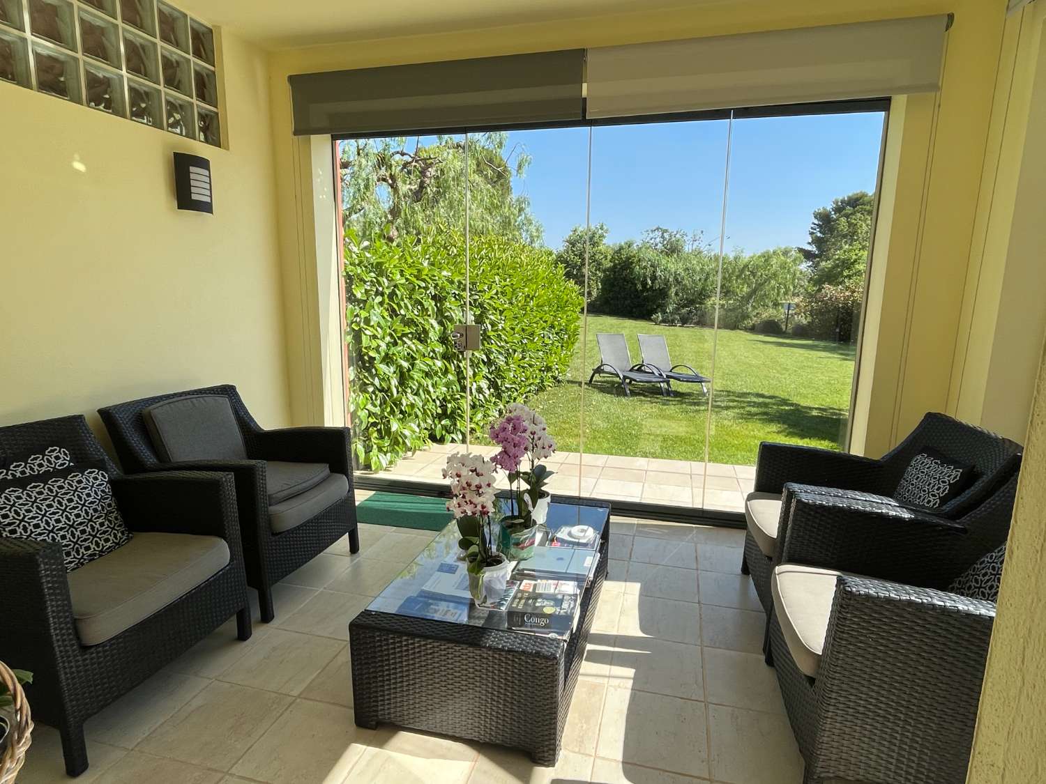Espectacular casa con piscina comunitaria en BONMONT