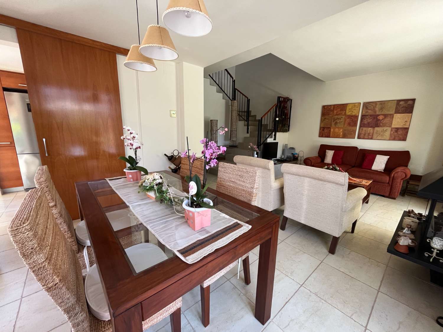 Espectacular casa con piscina comunitaria en BONMONT
