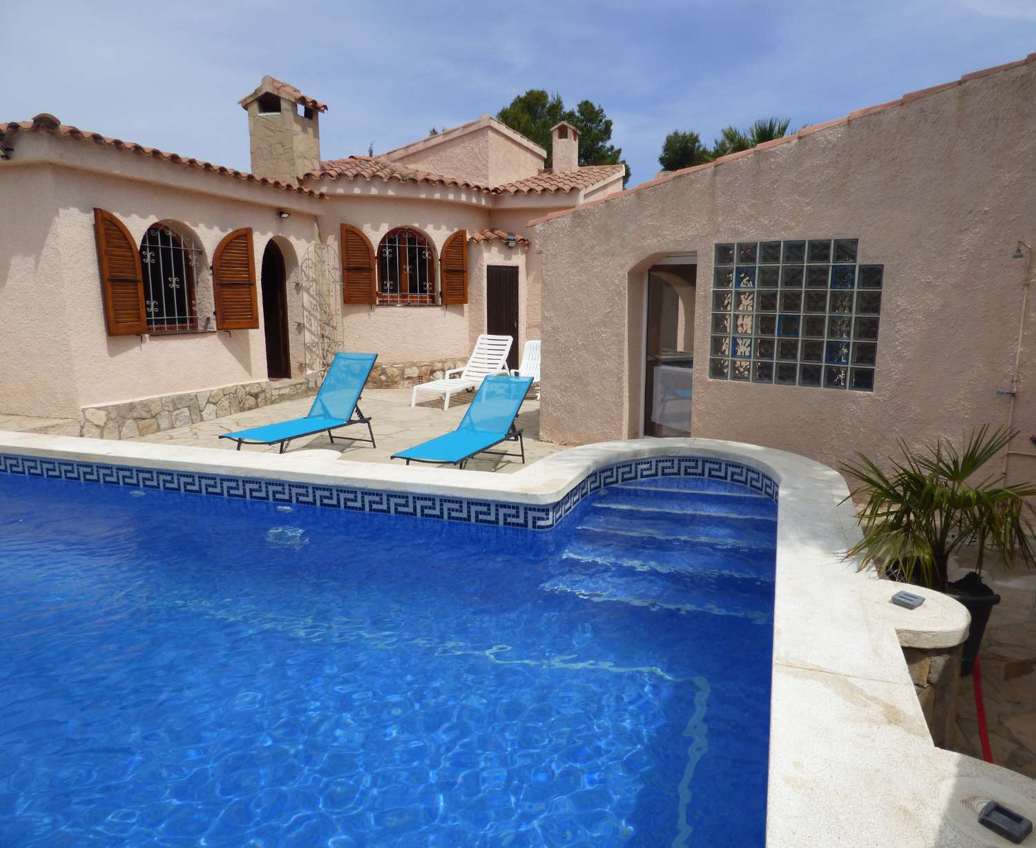 Bonito xalet amb piscina a les Tres Cales a prop de la platja!