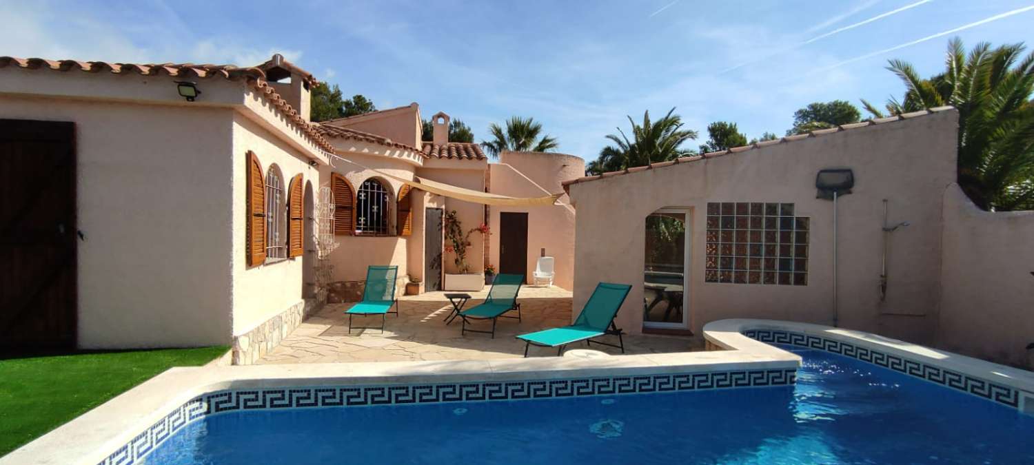 31 Rosa - Bonito chalet con piscina en Las Tres Calas cerca de la playa!