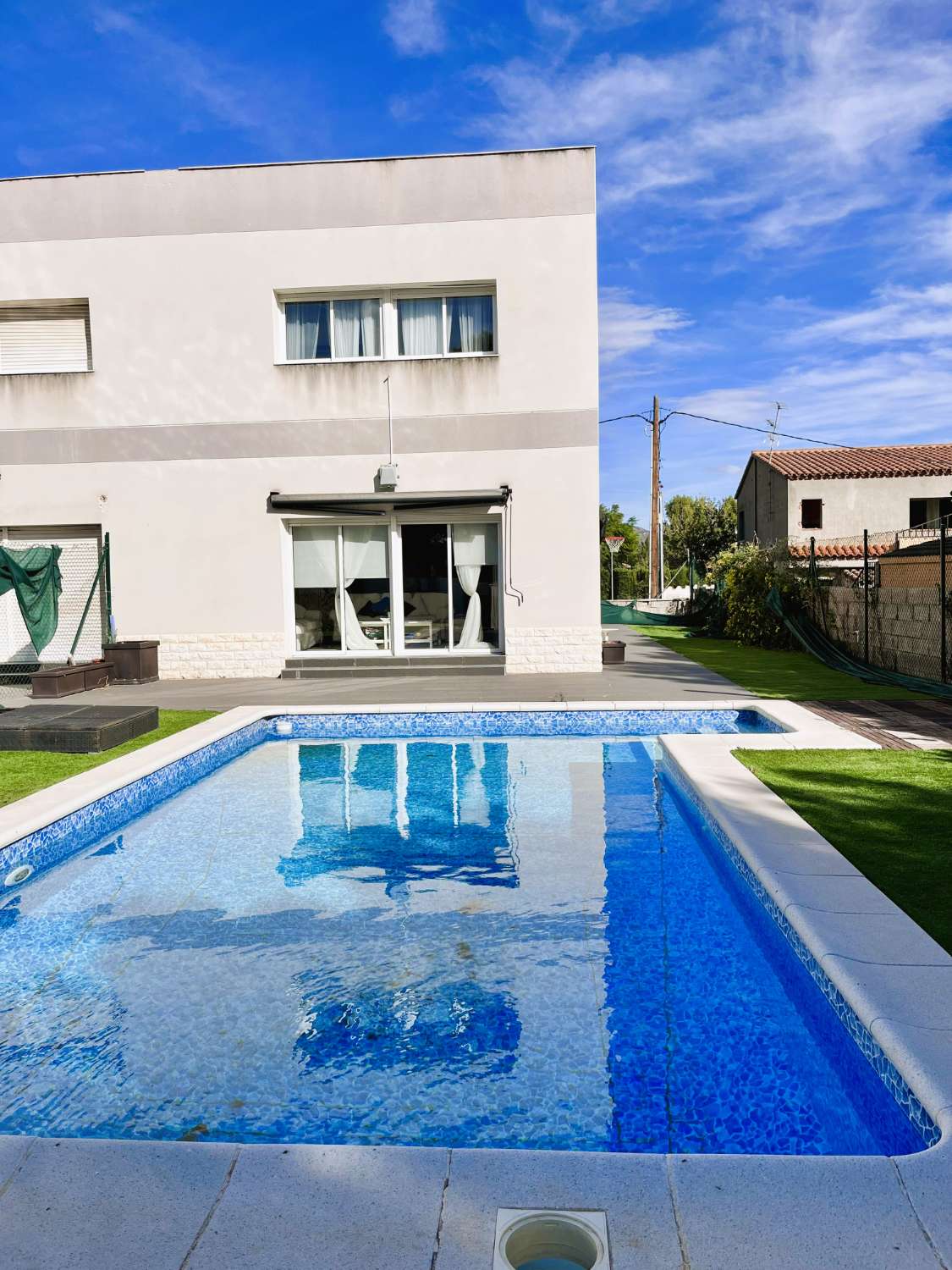 Belle maison mitoyenne avec piscine privée à Las Tras Calas