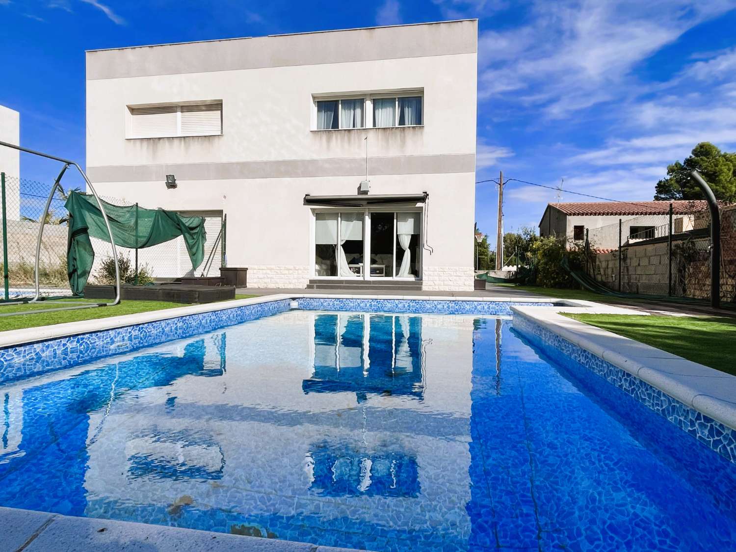 Schöne Doppelhaushälfte mit privatem Pool in Las Tras Calas