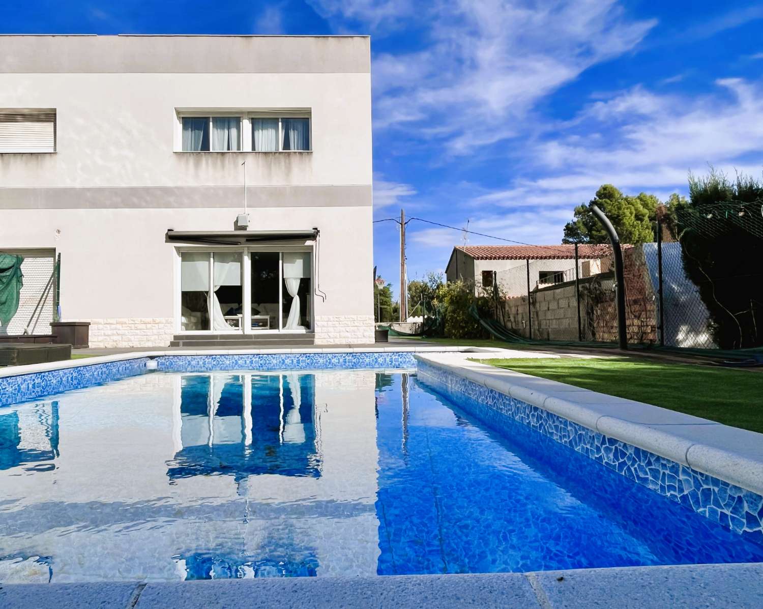 Belle maison mitoyenne avec piscine privée à Las Tras Calas