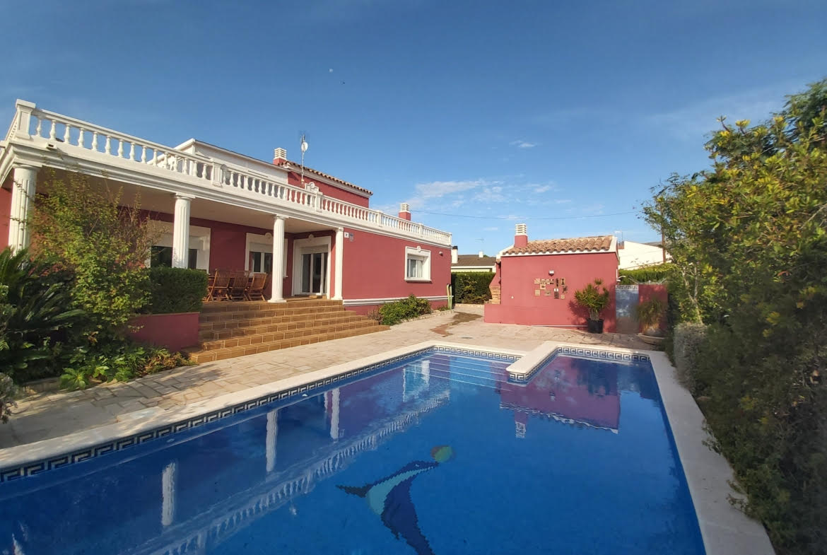 Gran villa con piscina privada en Calafat