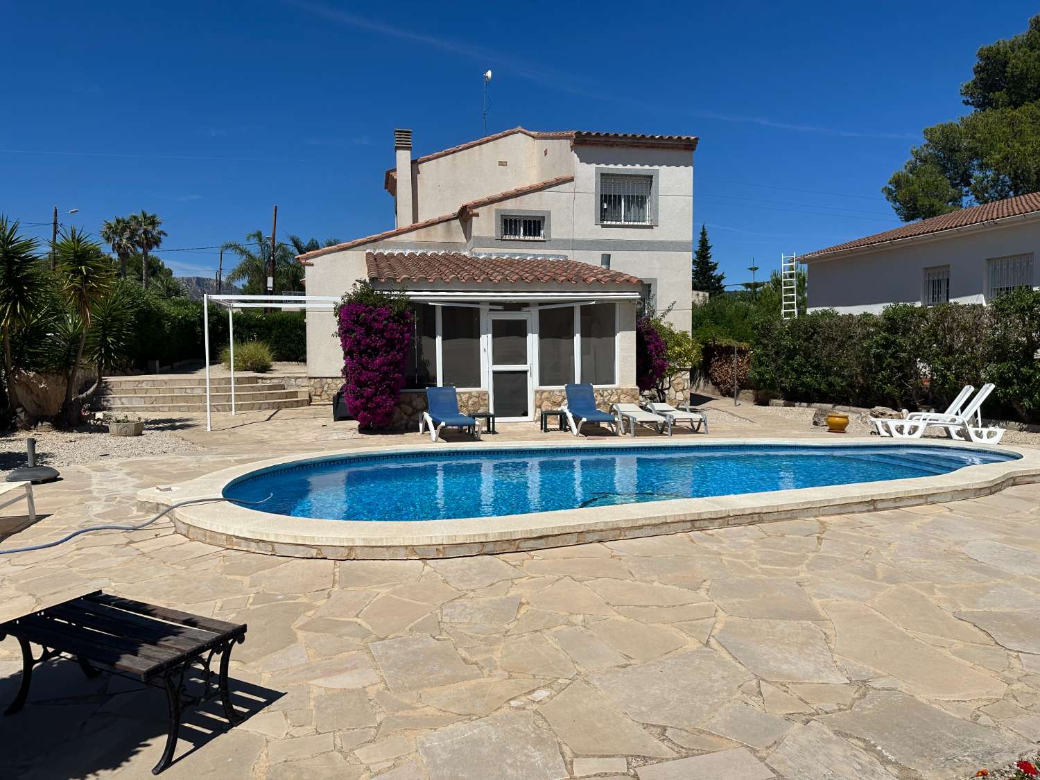 Schöne Villa mit privatem Pool in Les Tres Cales