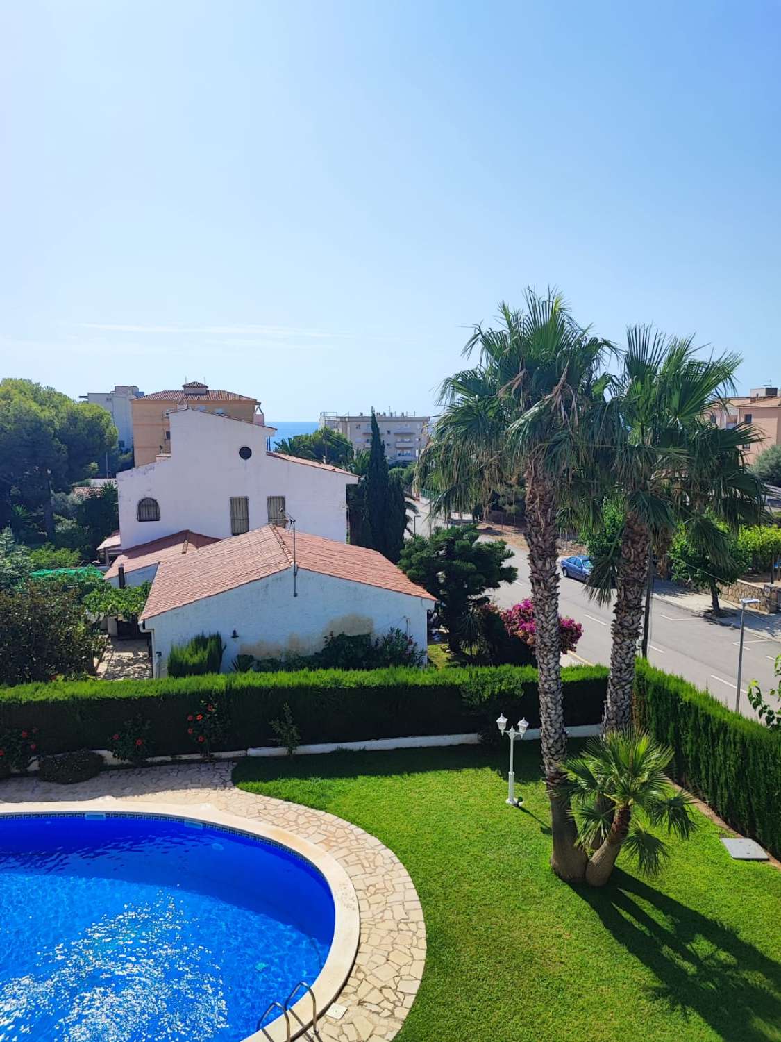 NICE APARTMENT WITH POOL NEAR THE BEACH