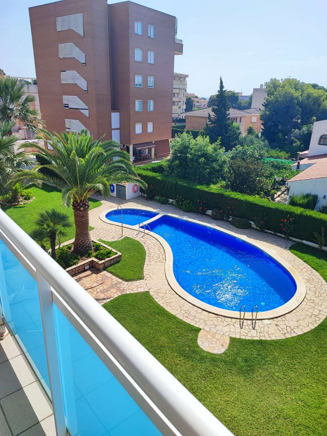 NICE APARTMENT WITH POOL NEAR THE BEACH