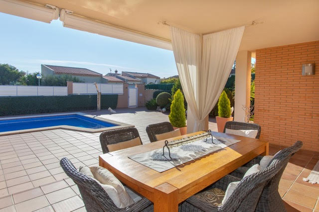 Spectacular house with private pool in Hospitalet
