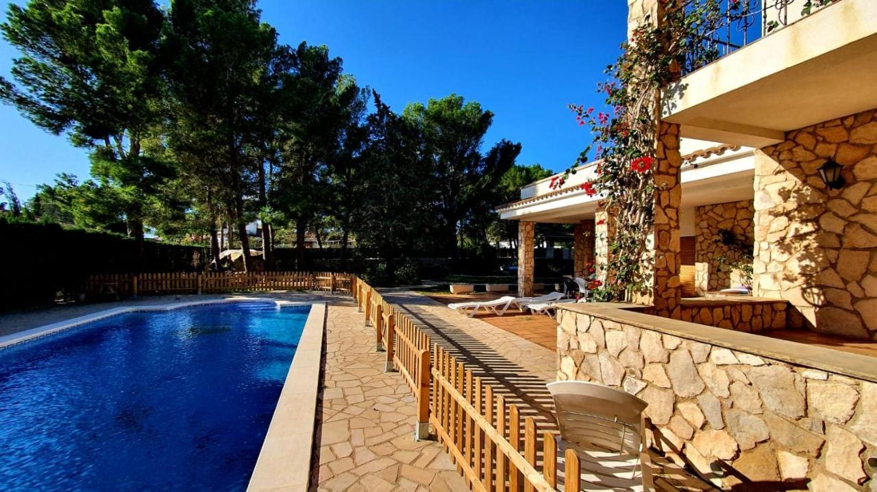 Villa for sale in Les Tres Cales (L'Ametlla de Mar)