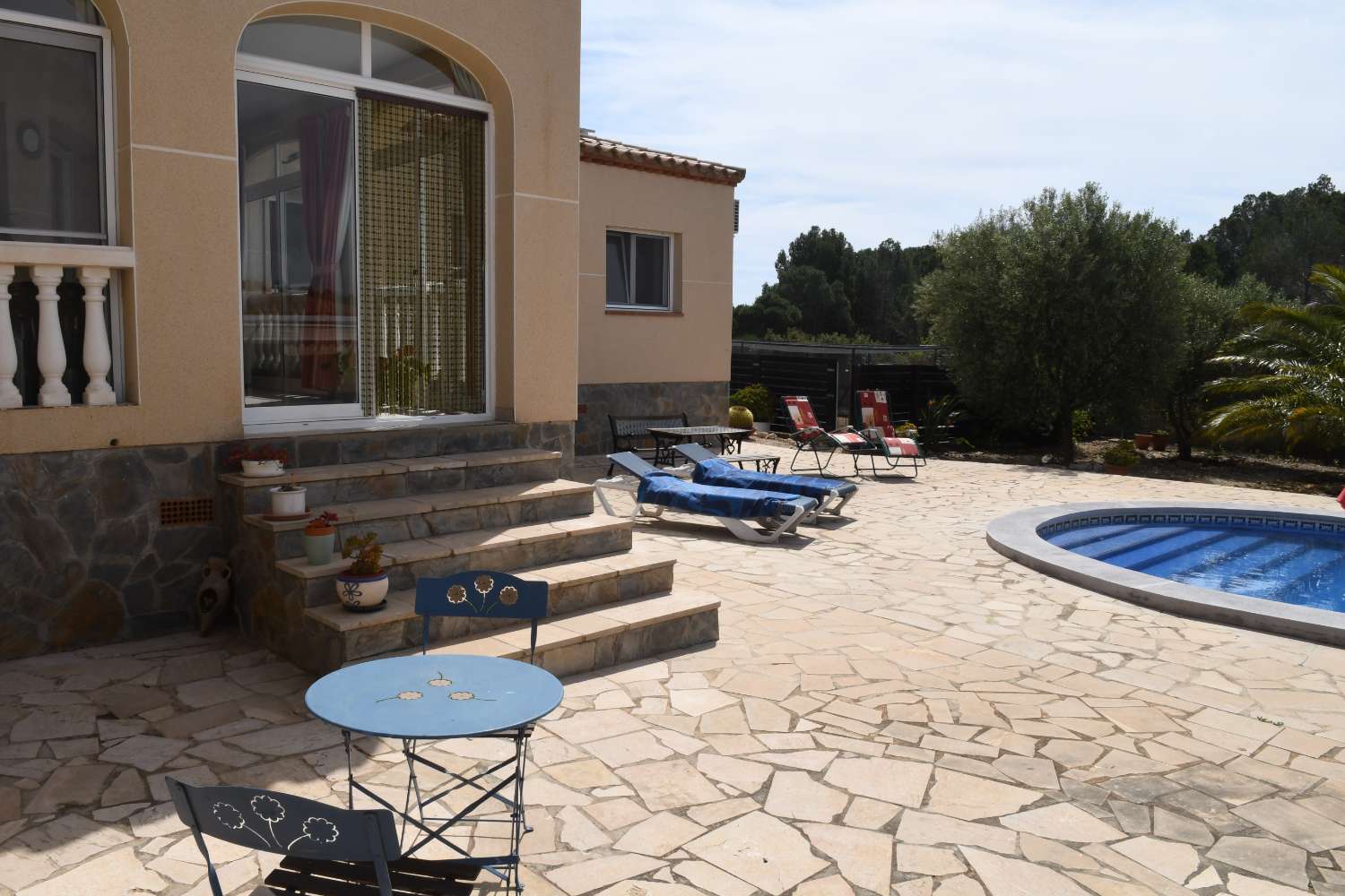 VOUS AIMEZ LA TRANQUILLITÉ! Propriété au milieu de la nature à seulement 10 minutes de la plage!