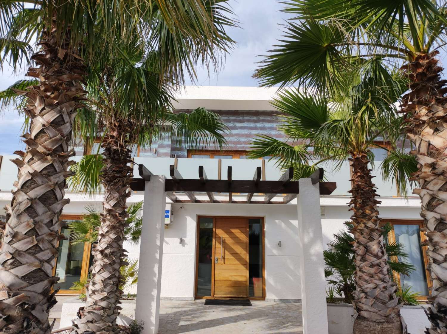 Grande maison moderne avec vue mer et grande piscine privée !