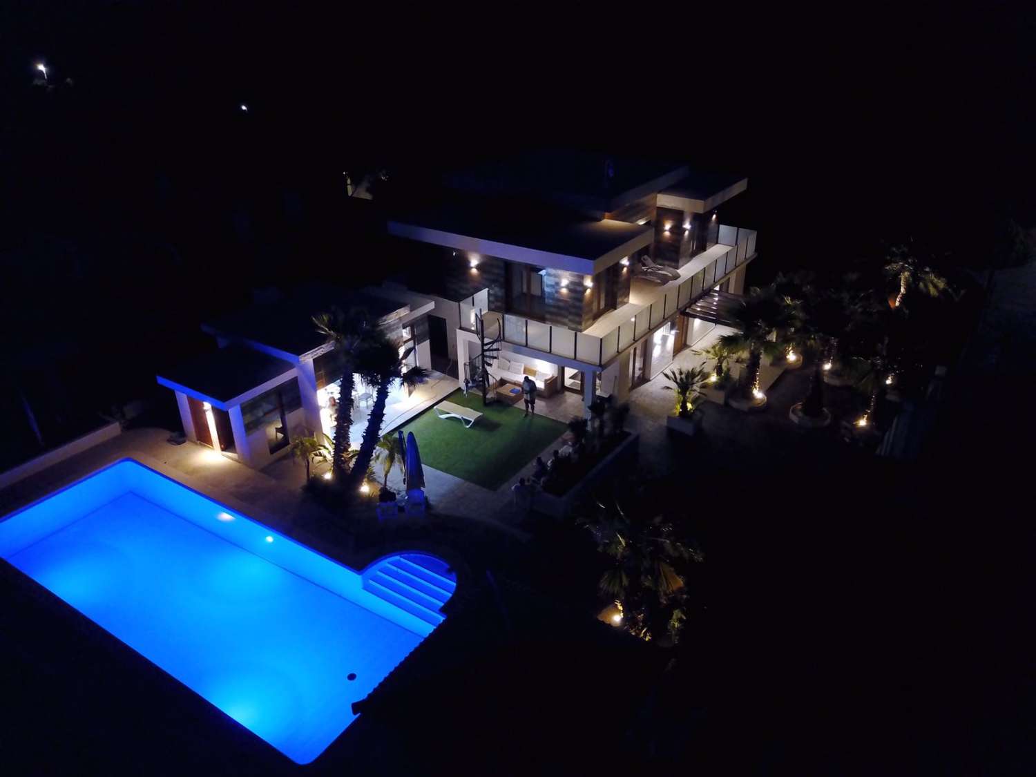 Großes modernes Haus mit Meerblick und großem privaten Pool!