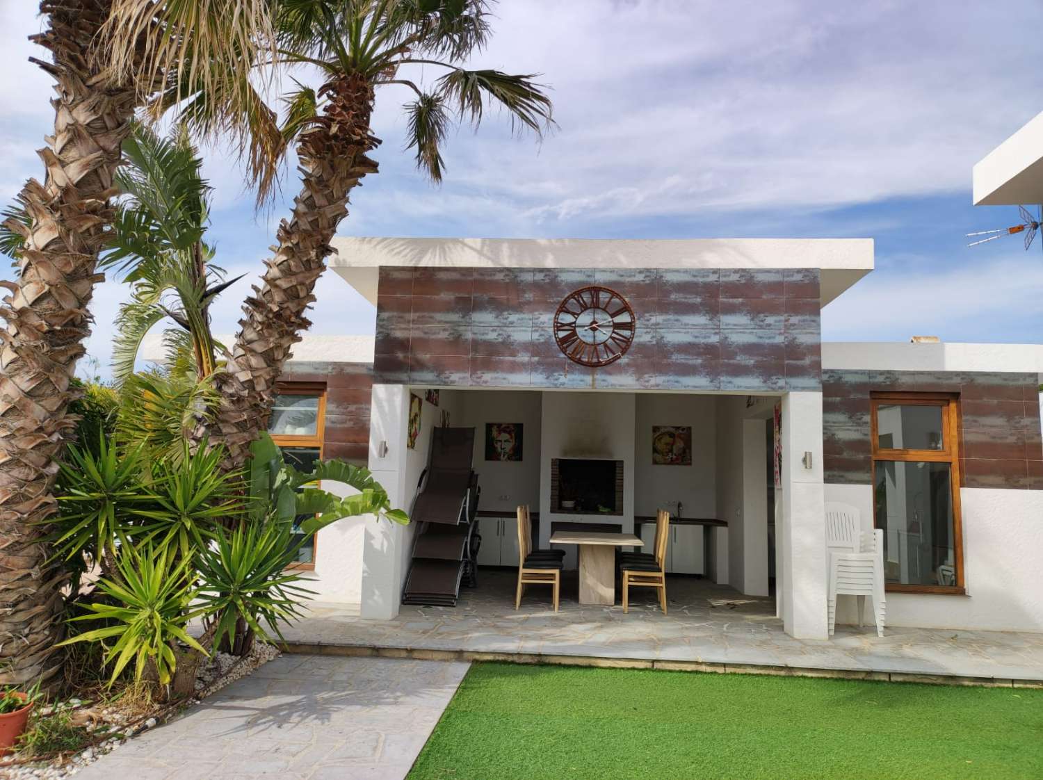 Grande maison moderne avec vue mer et grande piscine privée !