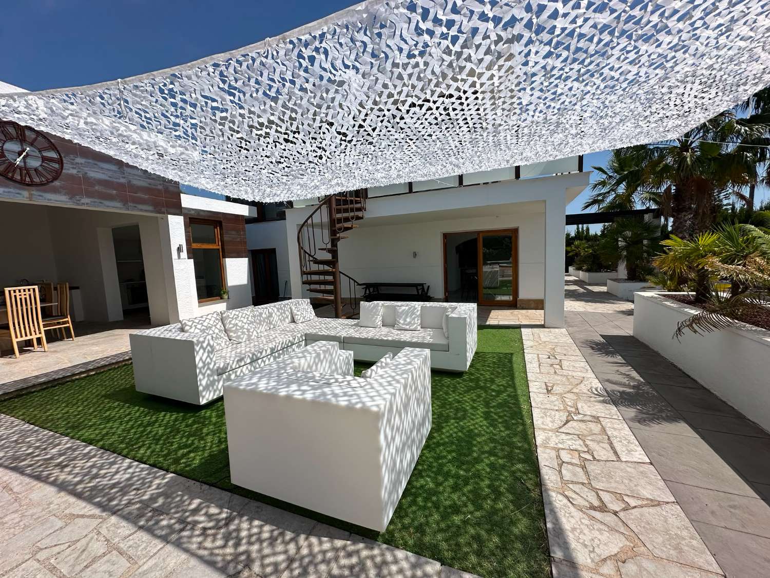 Grande maison moderne avec vue mer et grande piscine privée !