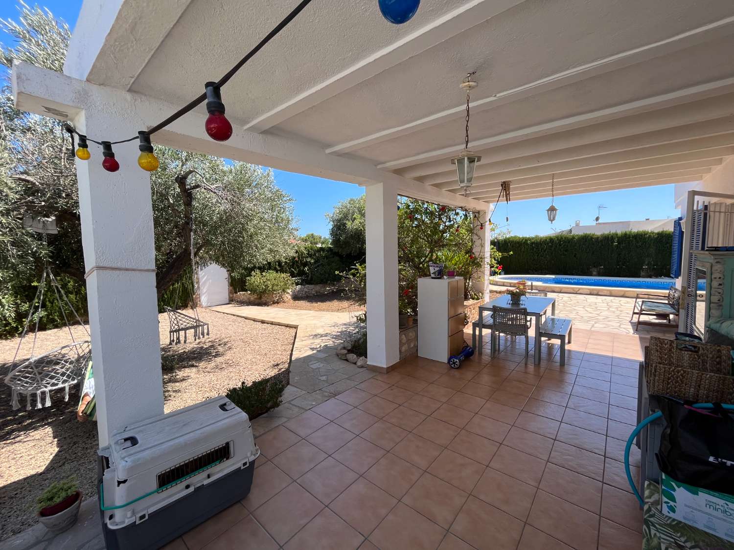 House with independent studio and swimming pool, 600m from the sea