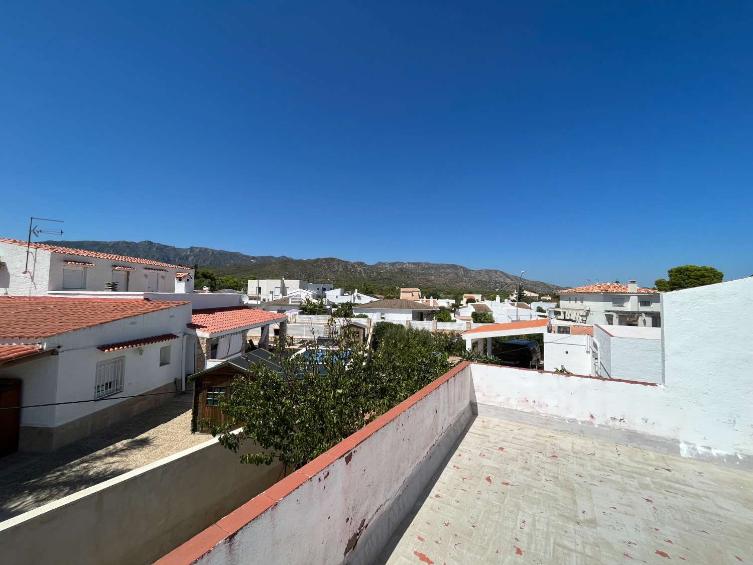 House with independent studio and swimming pool, 600m from the sea