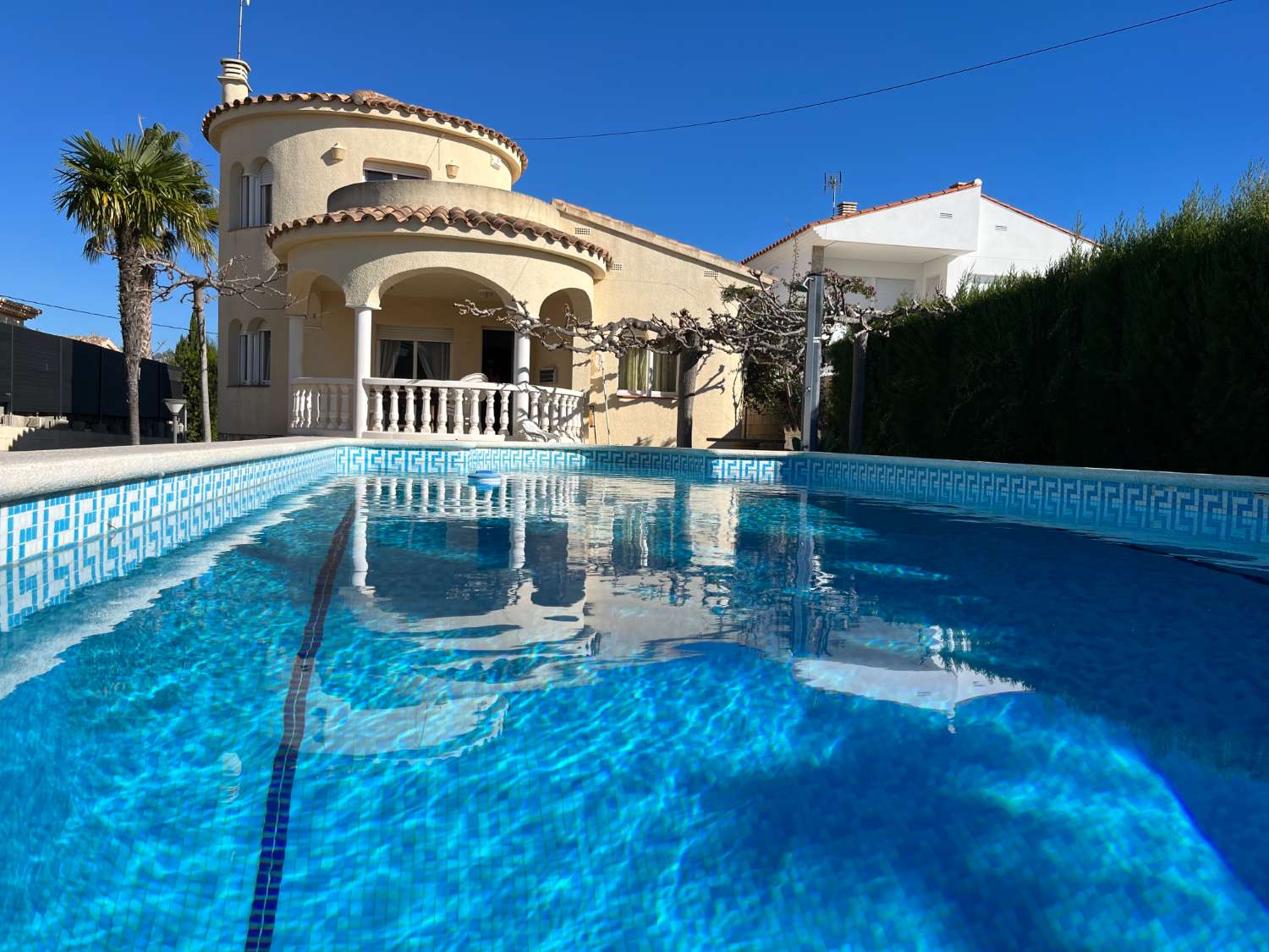 Casa unifamiliar con piscina privada