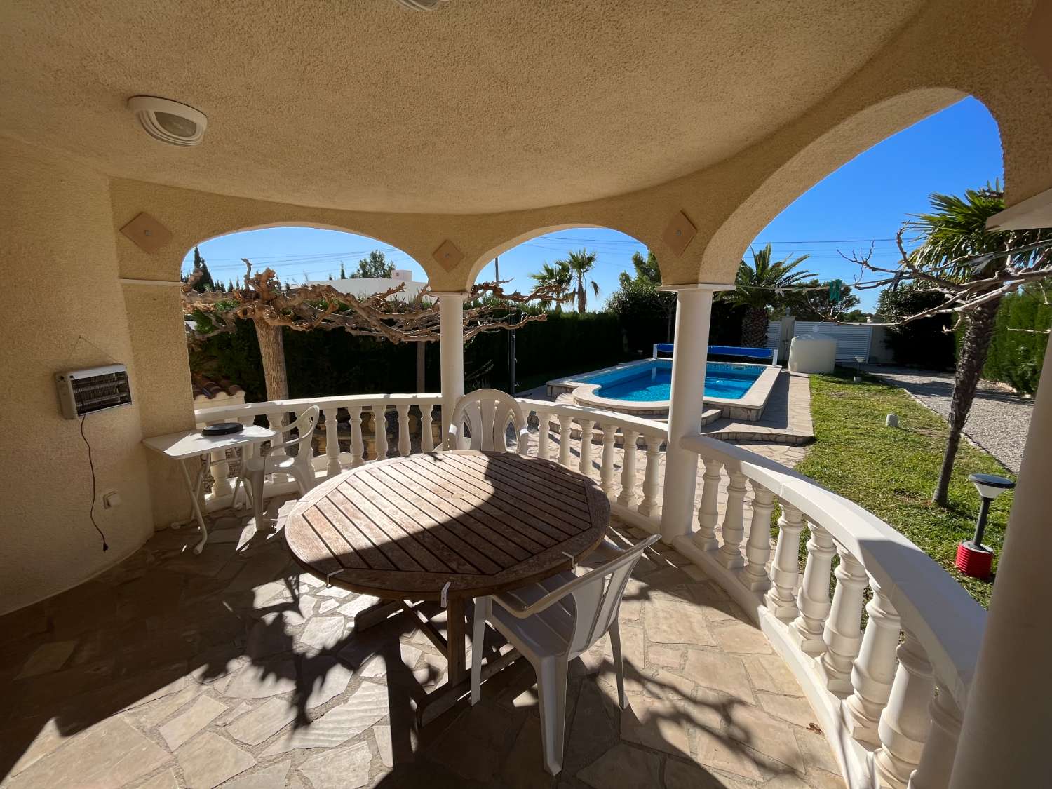 Casa unifamiliar con piscina privada