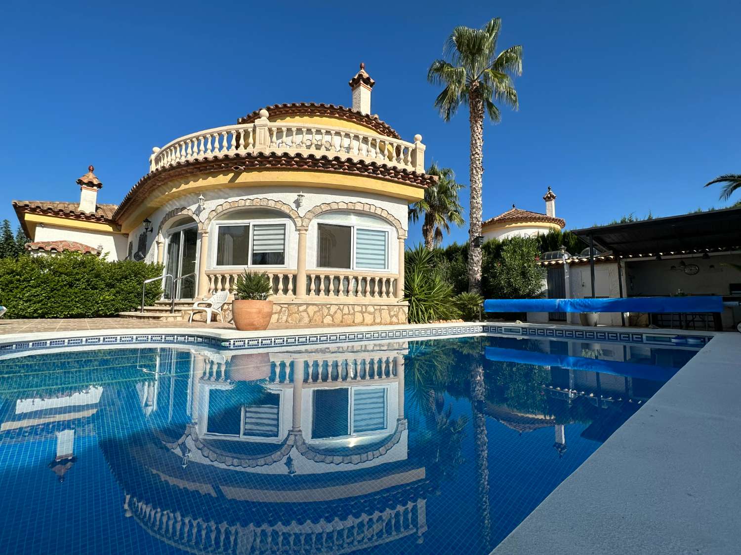 Hermosa villa con piscina privada!!