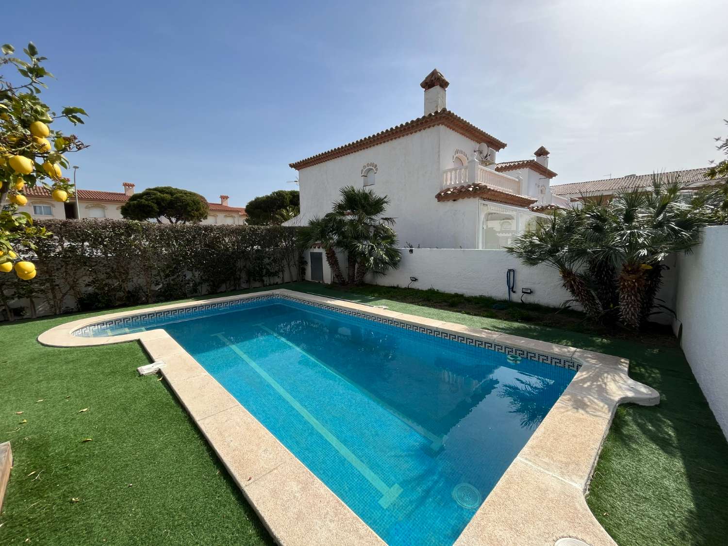 Superb semi-detached house in Miami Platja 300 meters from the coves!