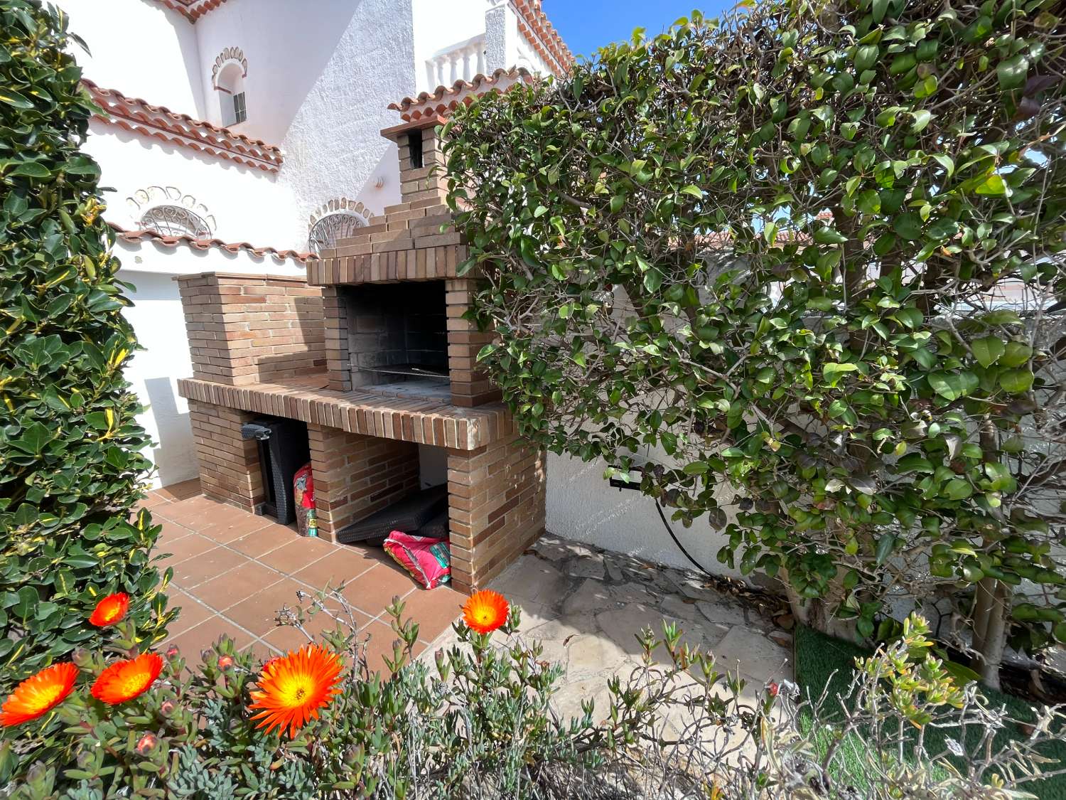 Superb semi-detached house in Miami Platja 300 meters from the coves!