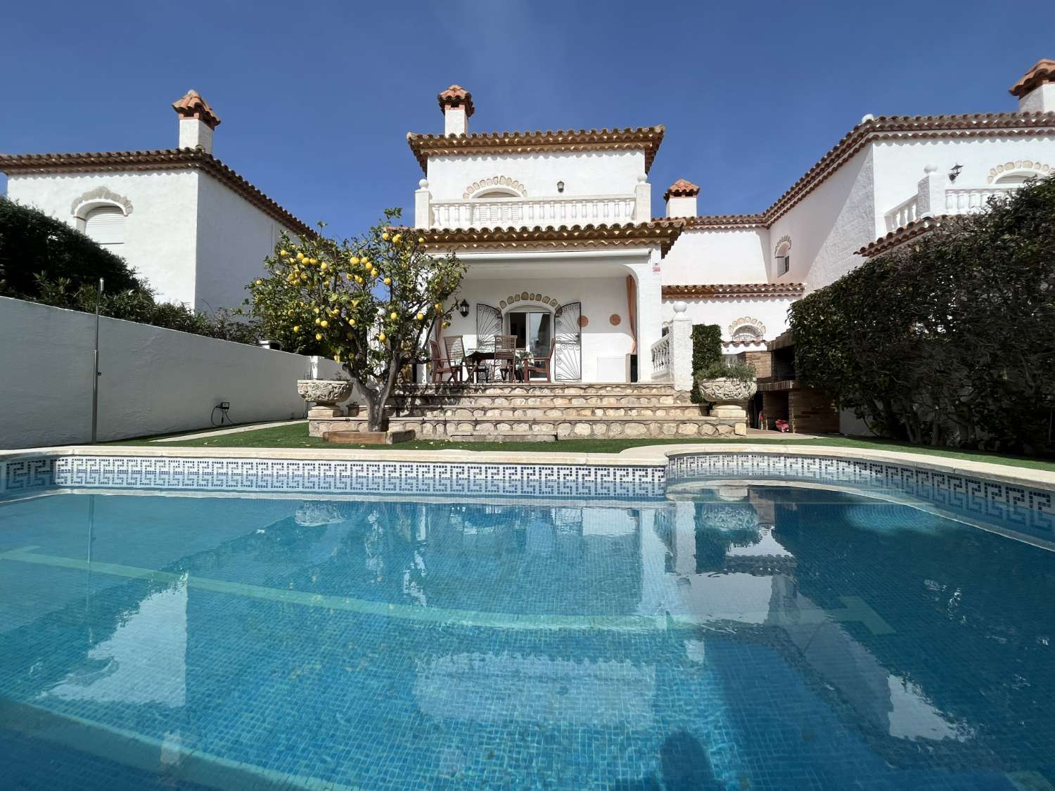 Superb semi-detached house in Miami Platja 300 meters from the coves!