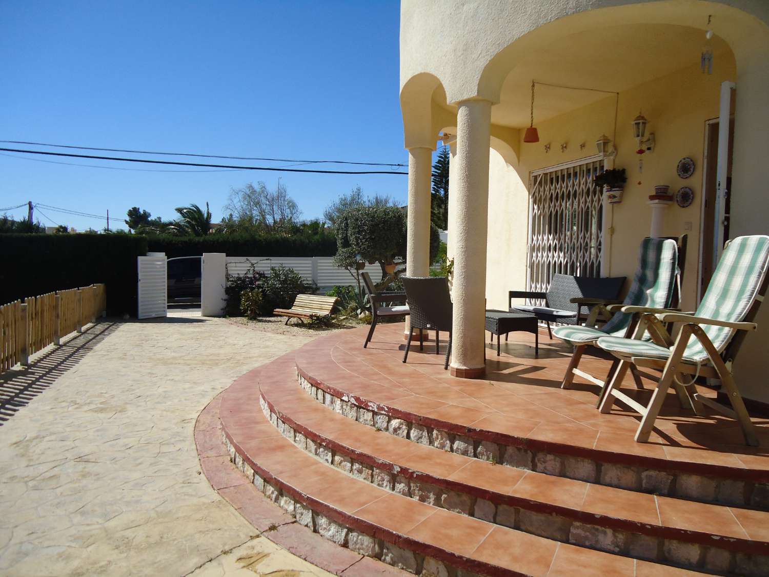 Encantadora casa unifamiliar con piscina privada