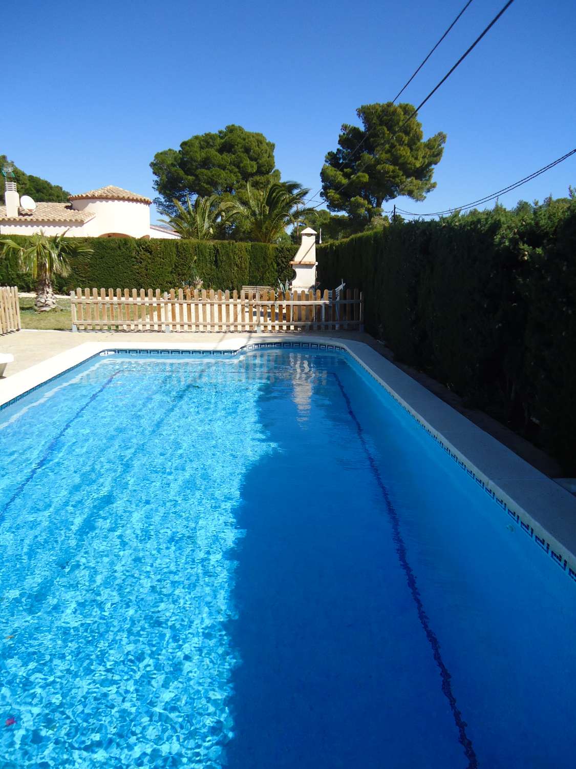 Encantadora casa unifamiliar con piscina privada