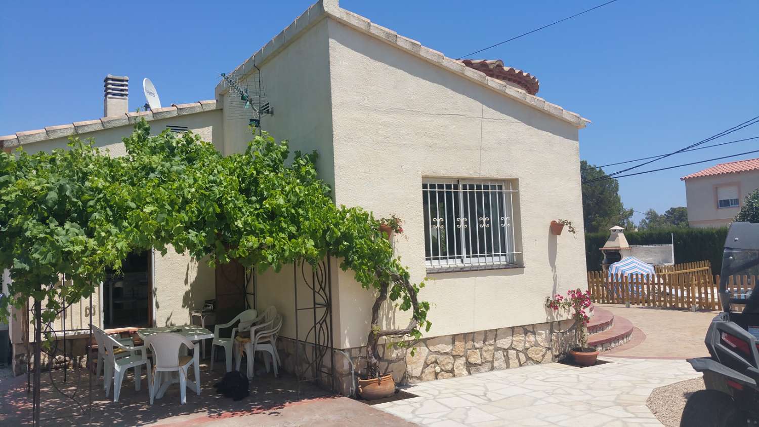 Encantadora casa unifamiliar con piscina privada