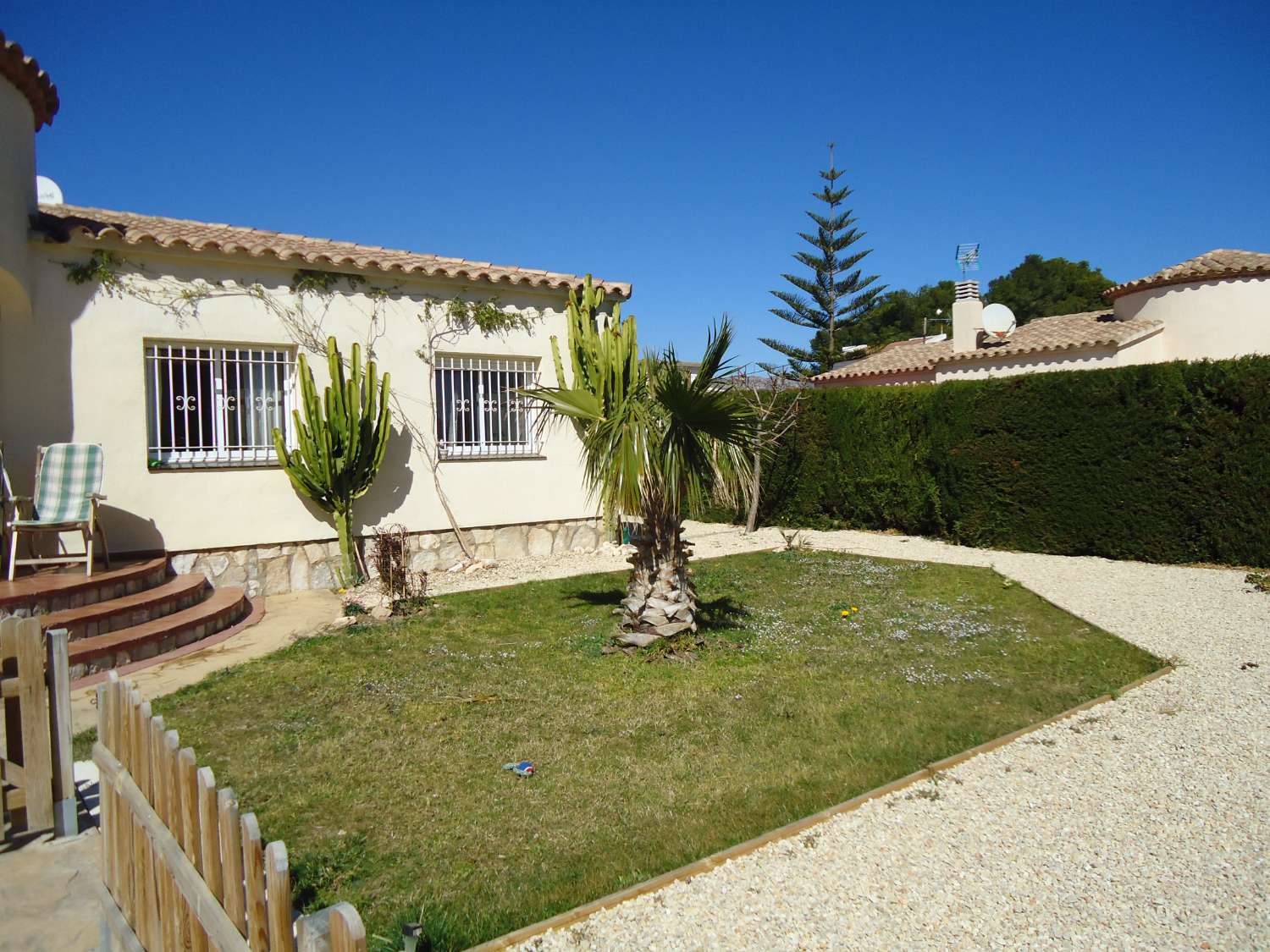 Encantadora casa unifamiliar con piscina privada