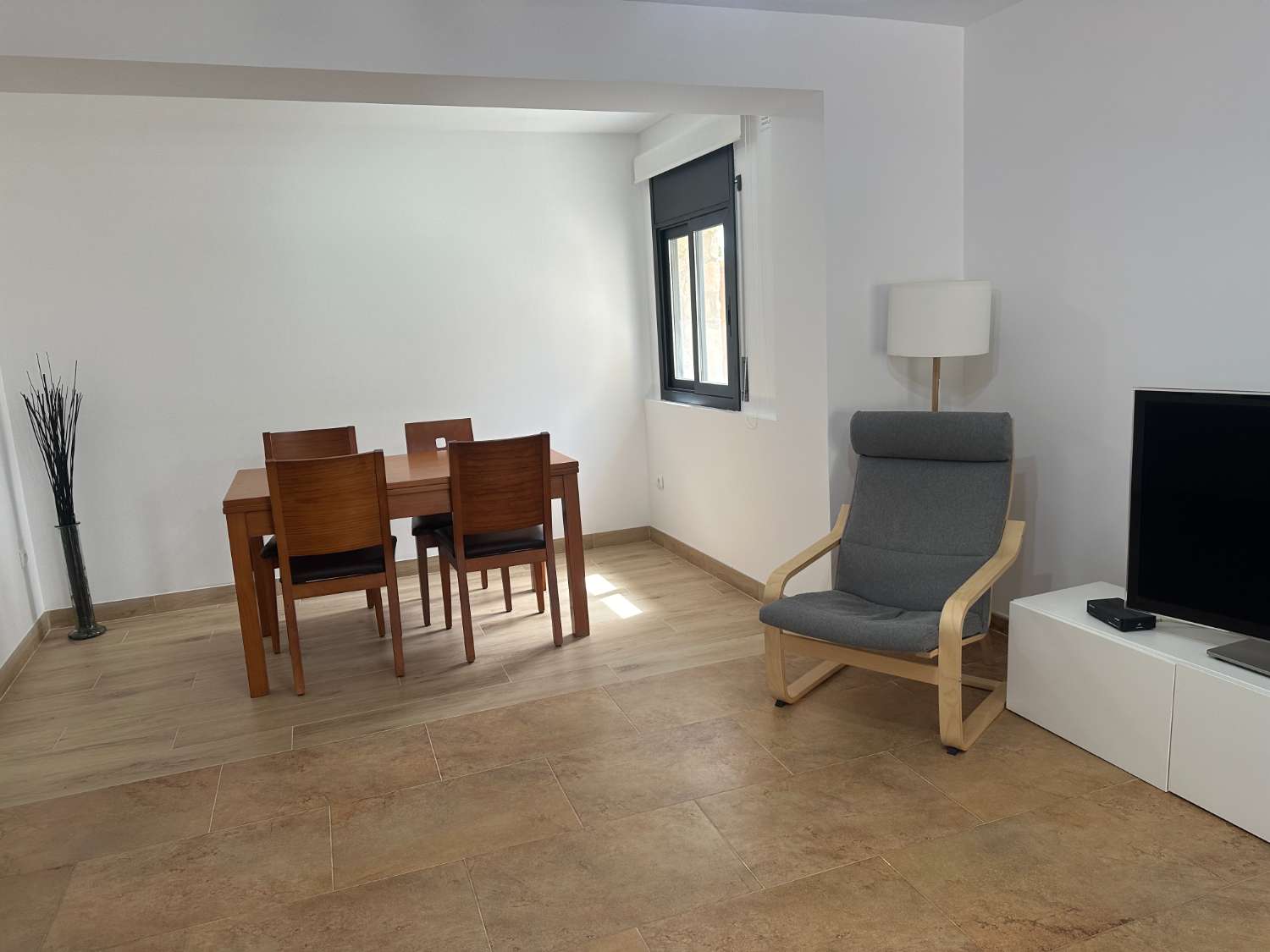 Preciosa casa con piscina privada con gran jardin !