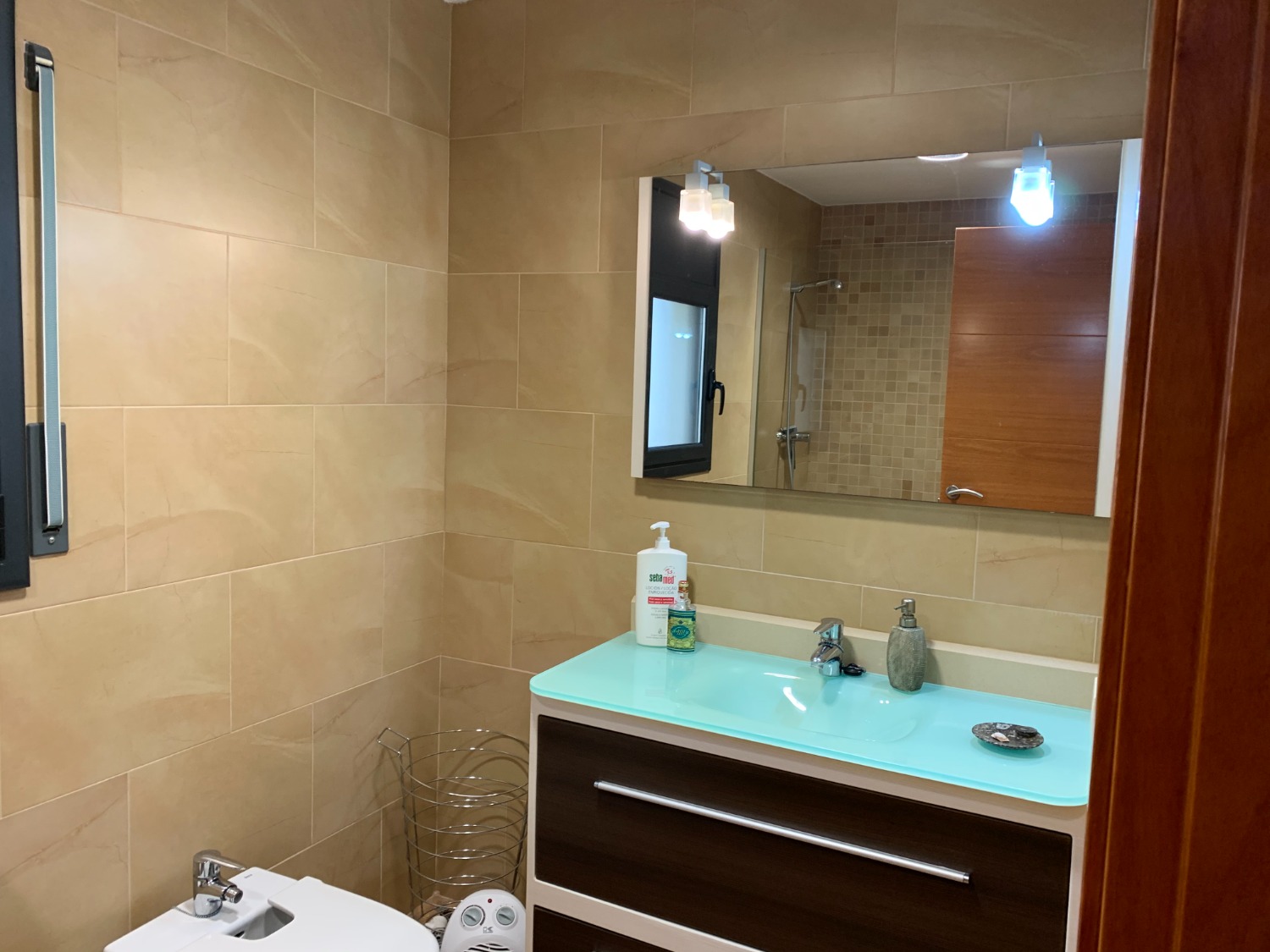 Preciosa casa con piscina privada con gran jardin !
