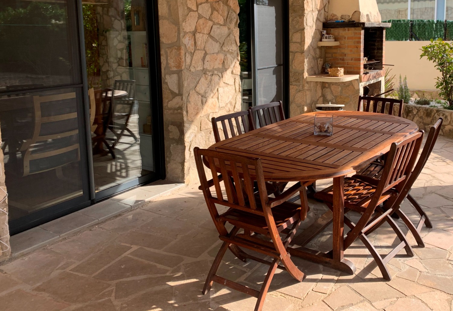 Preciosa casa con piscina privada con gran jardin !