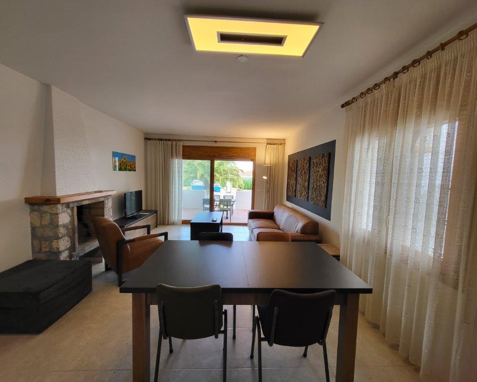 Esplèndida casa de dos apartaments a 50m del mar !