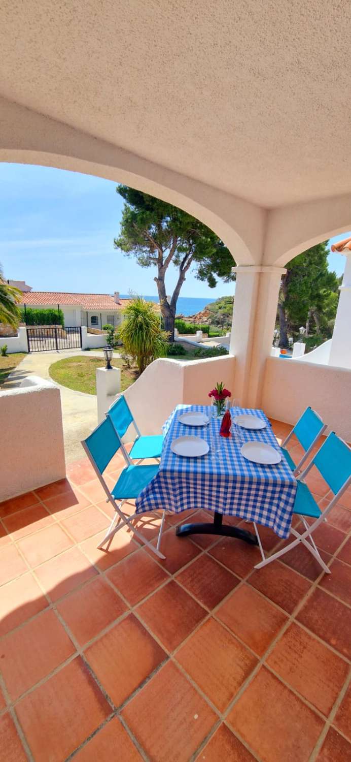 Esplèndida casa de dos apartaments a 50m del mar !