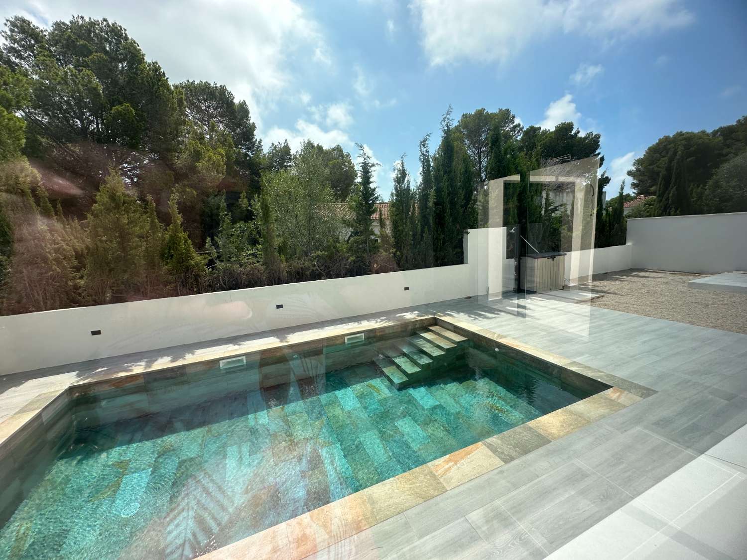 Nueva casa con piscina privada a solo 200m de la playa