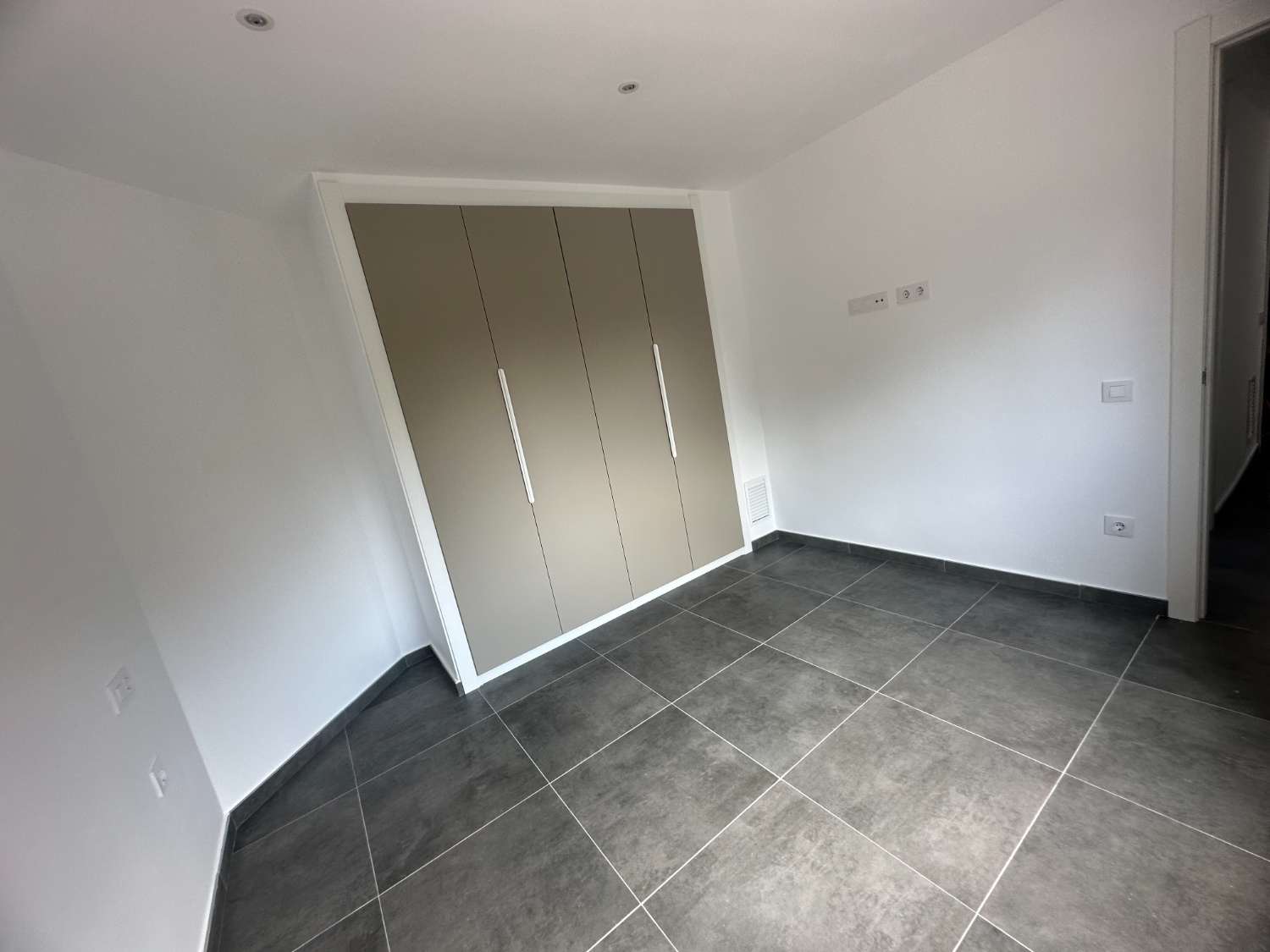 Nueva casa con piscina privada a solo 200m de la playa