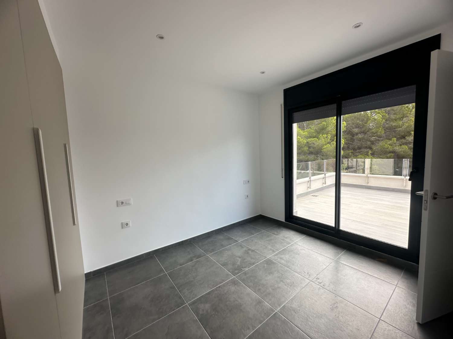Nueva casa con piscina privada a solo 200m de la playa