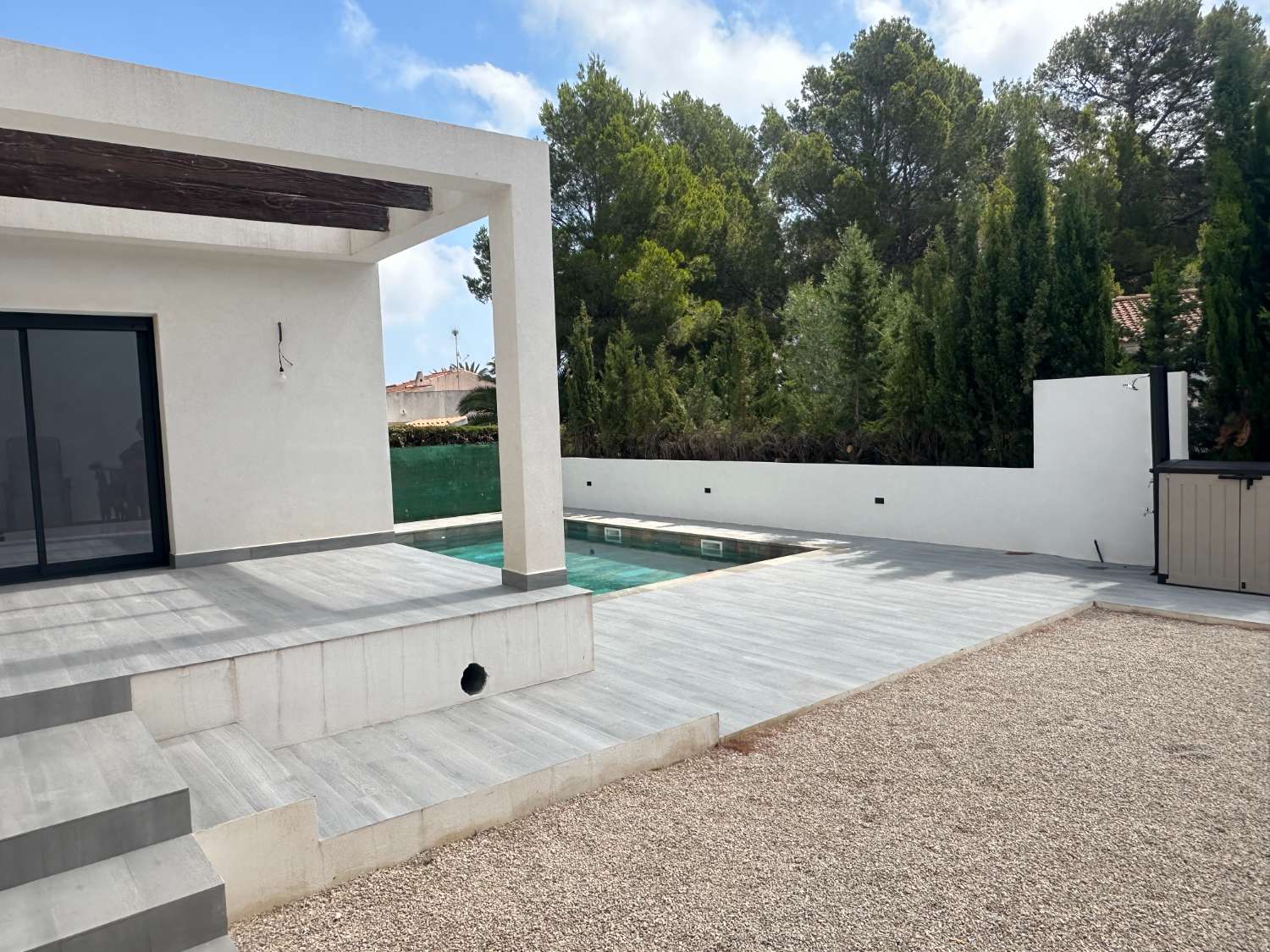 Nueva casa con piscina privada a solo 200m de la playa