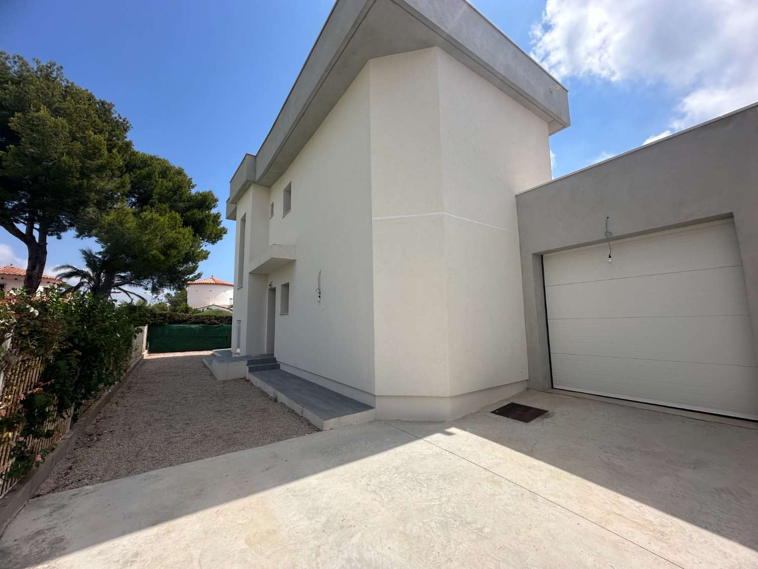 Nueva casa con piscina privada a solo 200m de la playa