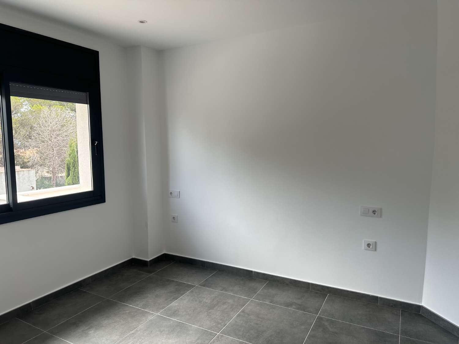 Nueva casa con piscina privada a solo 200m de la playa