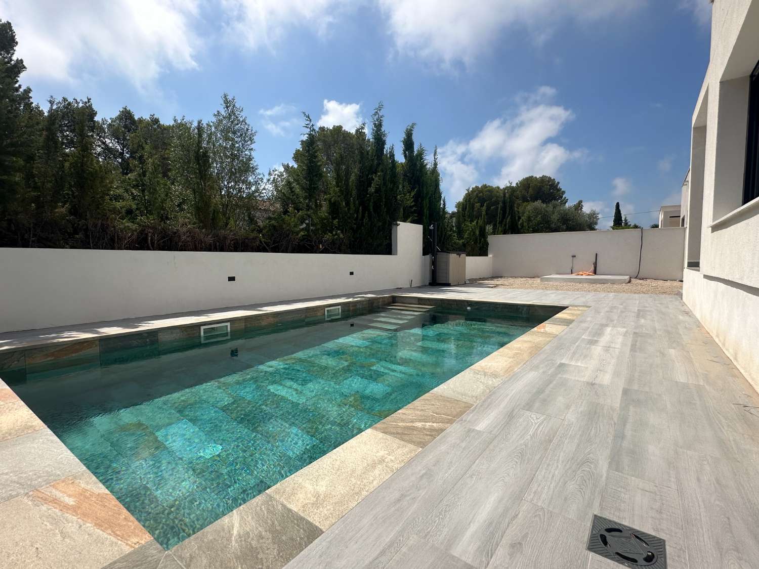 Nueva casa con piscina privada a solo 200m de la playa