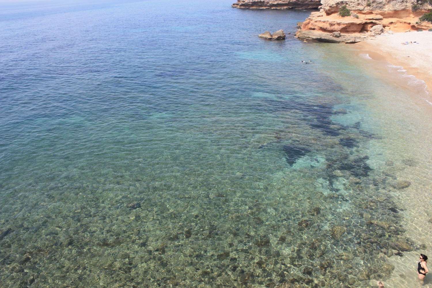 GROSSES GRUNDSTÜCK NUR 20 METER VOM MEER ENTFERNT! mit TOURISTENLIZENZ