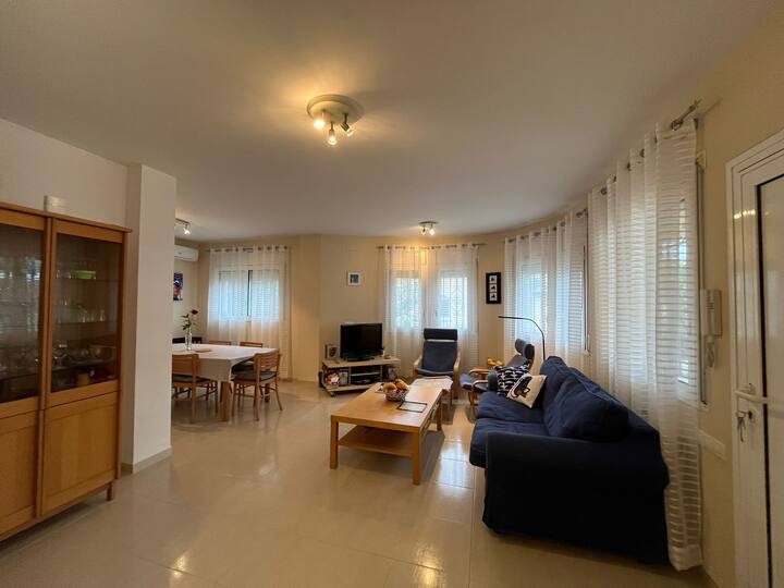 Vila amb piscina privada a Las Tres Calas