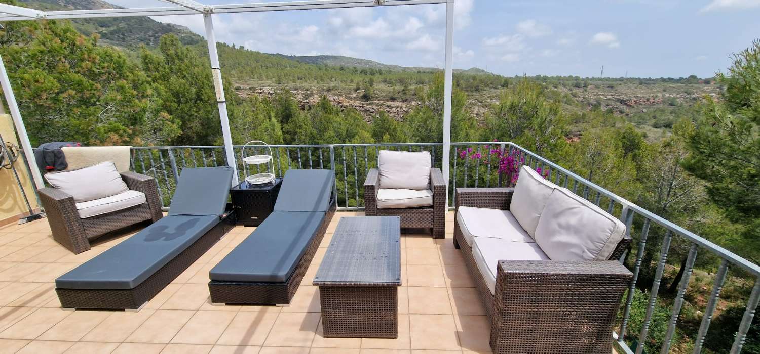 26 Muntanya - Casa independiente con impresionantes vistas a la montaña y al mar en Planes Del Rey!