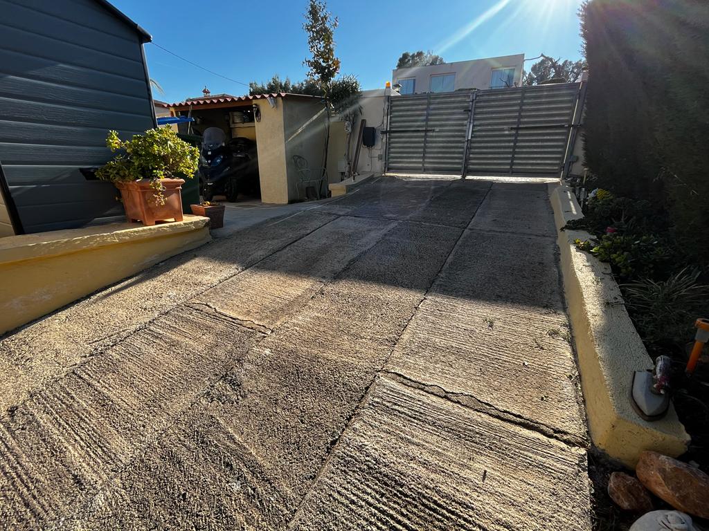 26 Muntanya - Casa independiente con impresionantes vistas a la montaña y al mar en Planes Del Rey!