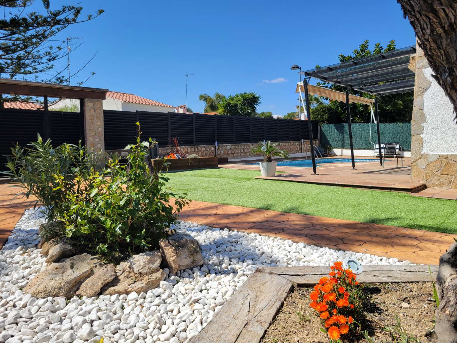 07 Calafato - Exclusivo Chalet con piscina privada y jardin