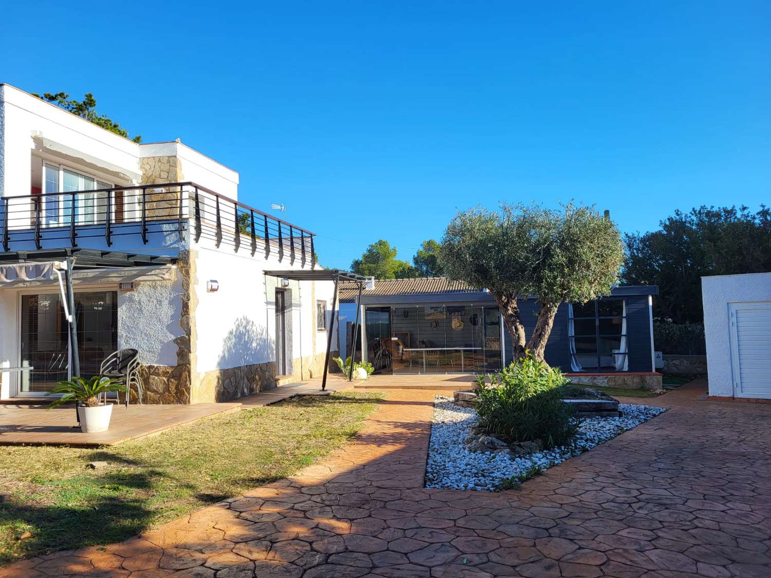 07 Calafato - Exclusivo Chalet con piscina privada y jardin