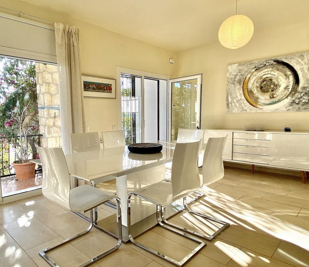 Gran casa de 5 dormitorios con piscina privada