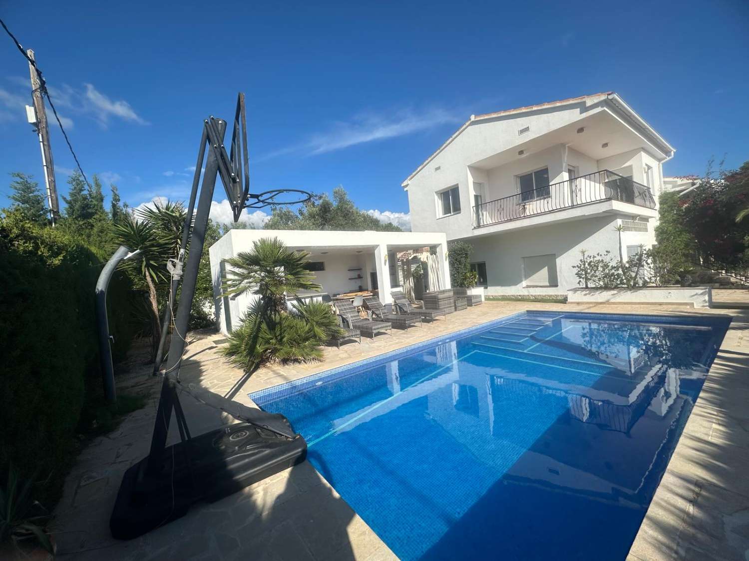 Gran casa de 5 dormitorios con piscina privada
